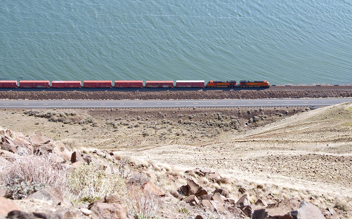 BNSF along the Columbia River