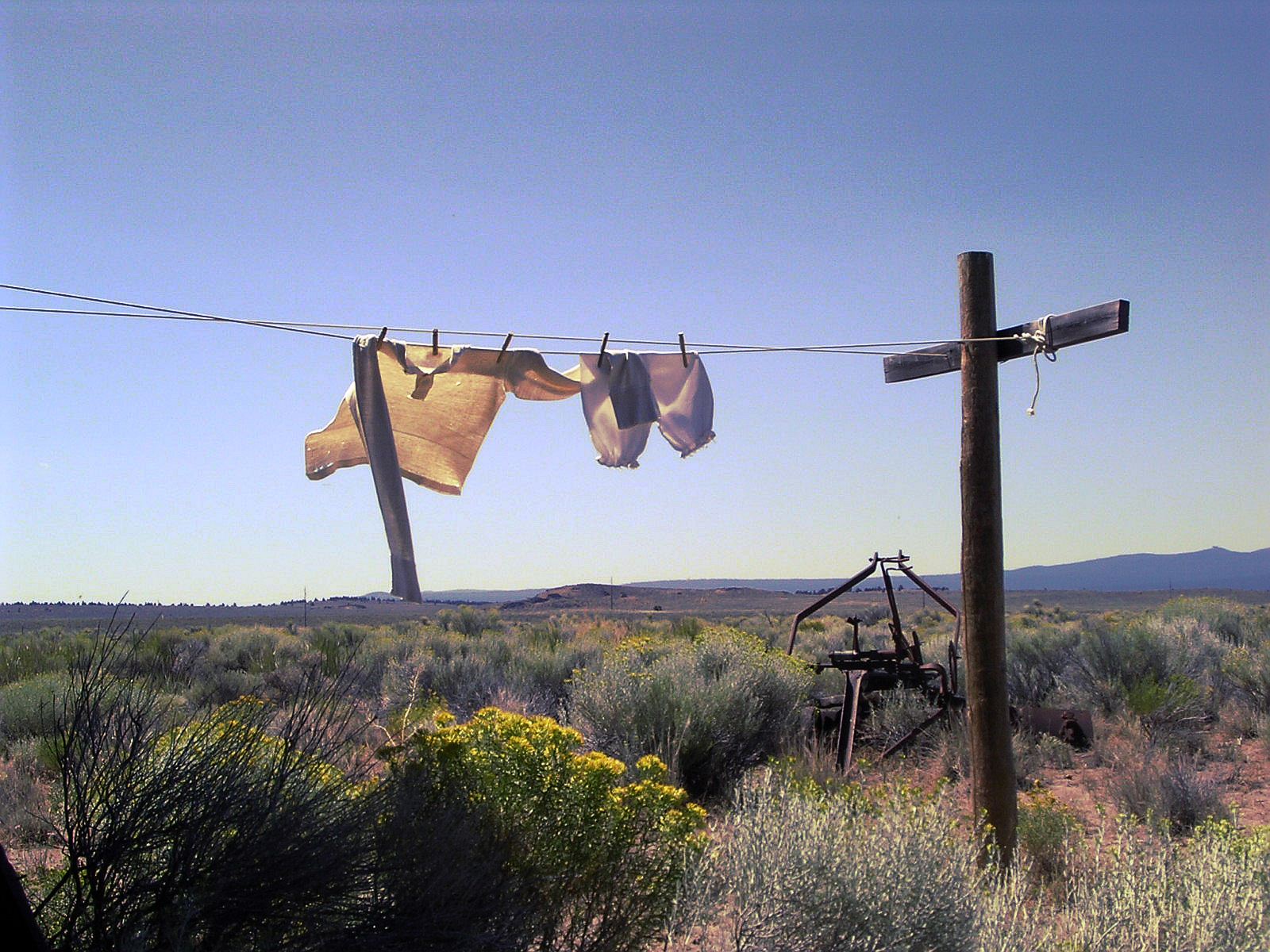 Ghost_Town_Clothesline