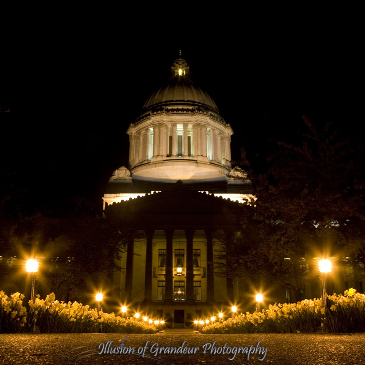 Olympia Capitol Building at night